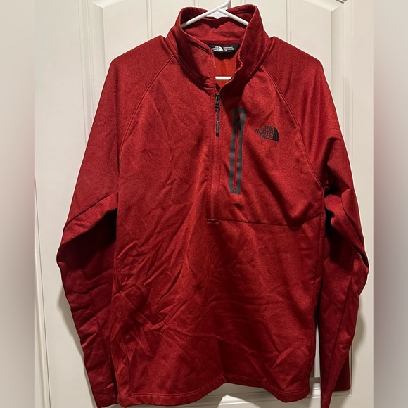 The North Face Mens Red 1/2 zip pullover. Size Large - Picture 2 of 4